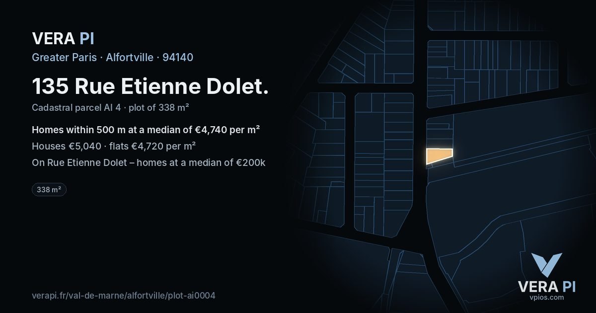135 Rue Etienne Dolet, Alfortville at night – the plot lit, the parcels around coloured by the prices near them