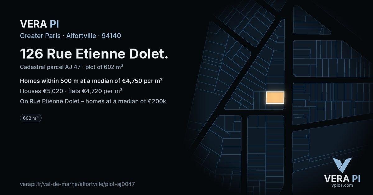 126 Rue Etienne Dolet, Alfortville at night – the plot lit, the parcels around coloured by the prices near them