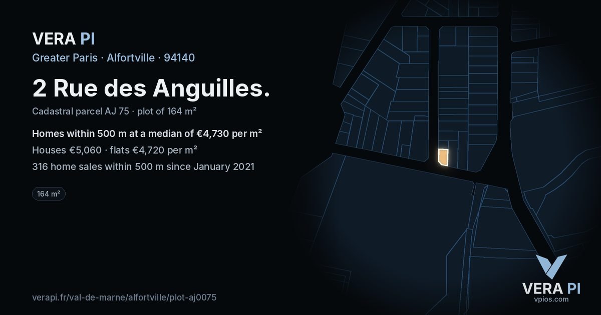 2 Rue des Anguilles, Alfortville at night – the plot lit, the parcels around coloured by the prices near them