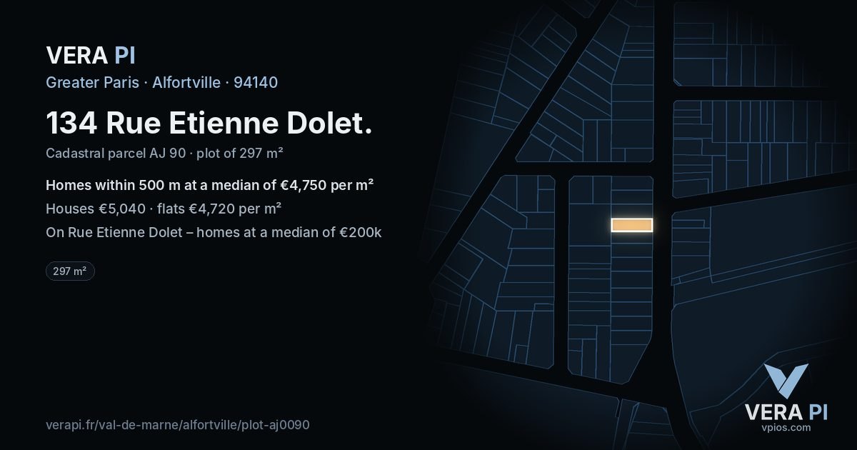 134 Rue Etienne Dolet, Alfortville at night – the plot lit, the parcels around coloured by the prices near them
