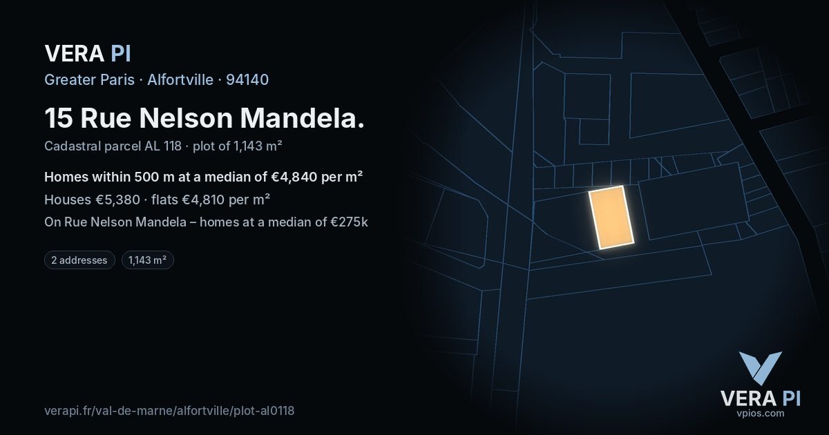 15 Rue Nelson Mandela, Alfortville at night – the plot lit, the parcels around coloured by the prices near them