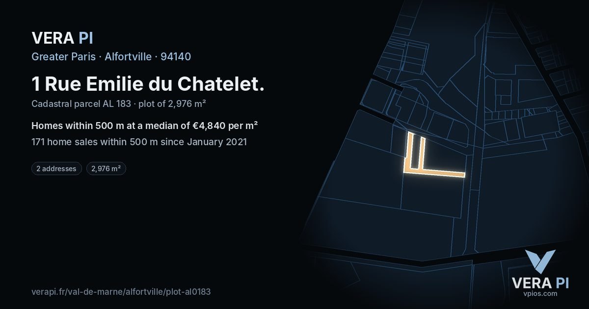 1 Rue Emilie du Chatelet, Alfortville at night – the plot lit, the parcels around coloured by the prices near them