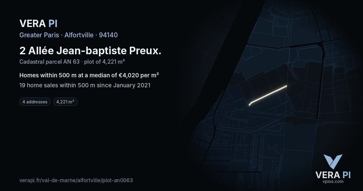 2 Allée Jean-baptiste Preux, Alfortville at night – the plot lit, the parcels around coloured by the prices near them