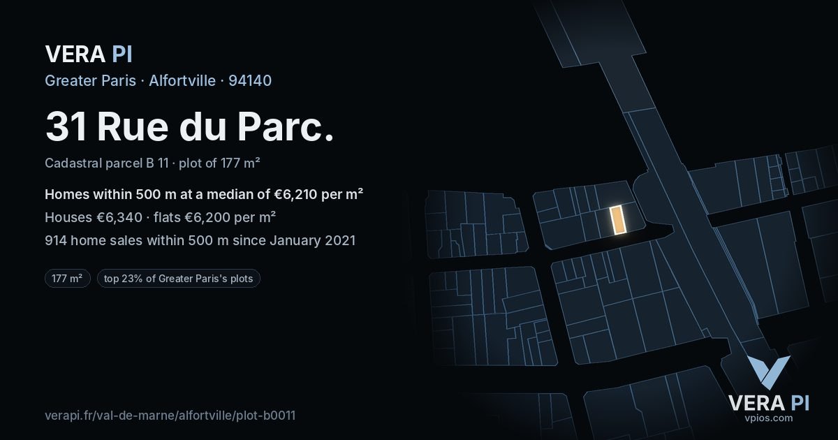 31 Rue du Parc, Alfortville at night – the plot lit, the parcels around coloured by the prices near them