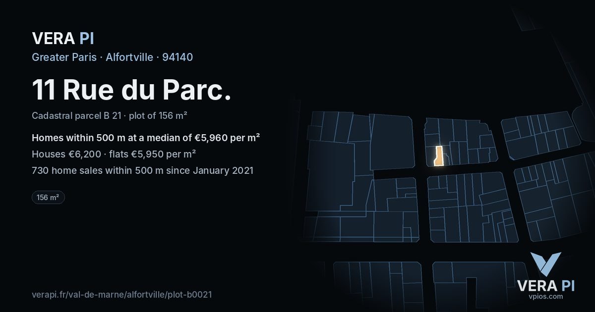 11 Rue du Parc, Alfortville at night – the plot lit, the parcels around coloured by the prices near them