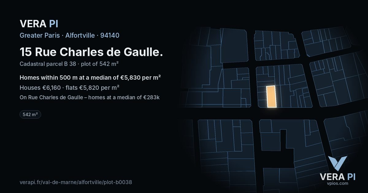15 Rue Charles de Gaulle, Alfortville at night – the plot lit, the parcels around coloured by the prices near them
