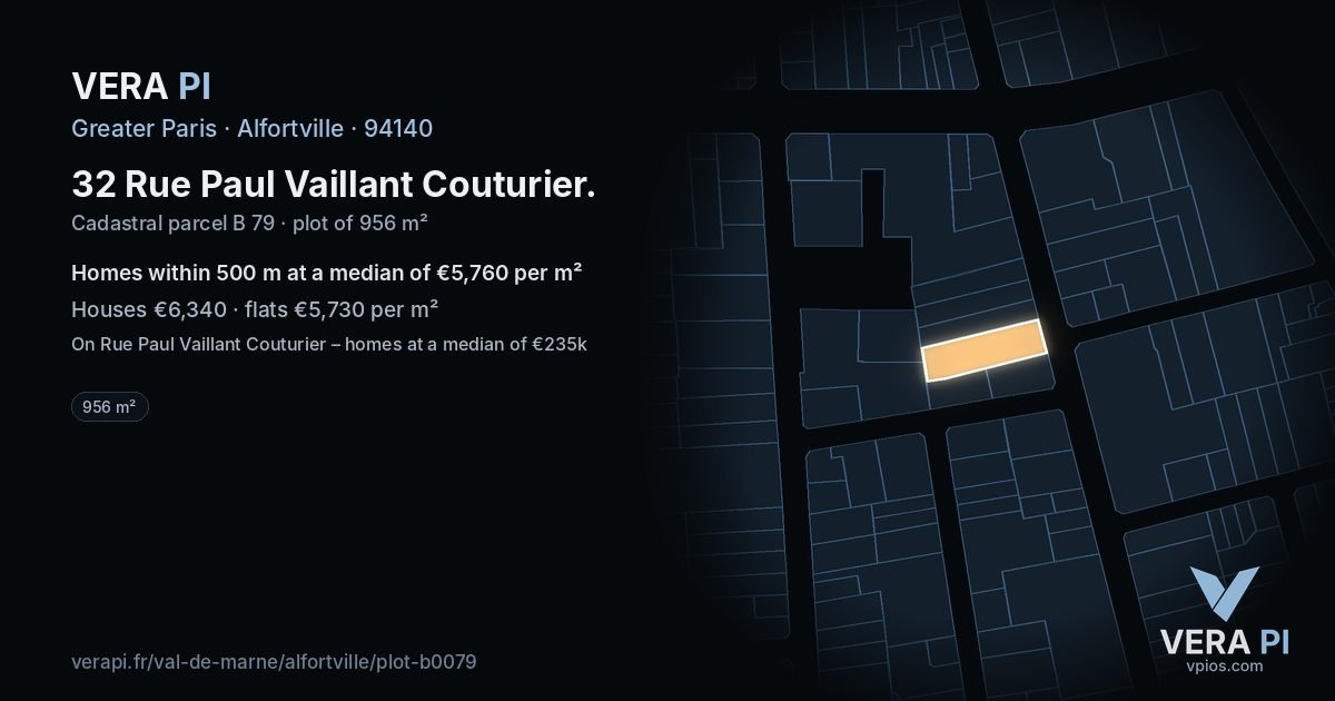 32 Rue Paul Vaillant Couturier, Alfortville at night – the plot lit, the parcels around coloured by the prices near them