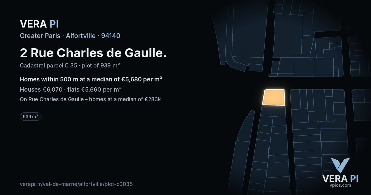 2 Rue Charles de Gaulle, Alfortville at night – the plot lit, the parcels around coloured by the prices near them