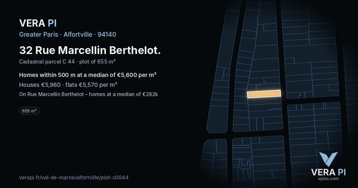 32 Rue Marcellin Berthelot, Alfortville at night – the plot lit, the parcels around coloured by the prices near them