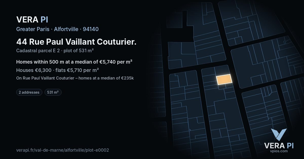 44 Rue Paul Vaillant Couturier, Alfortville at night – the plot lit, the parcels around coloured by the prices near them