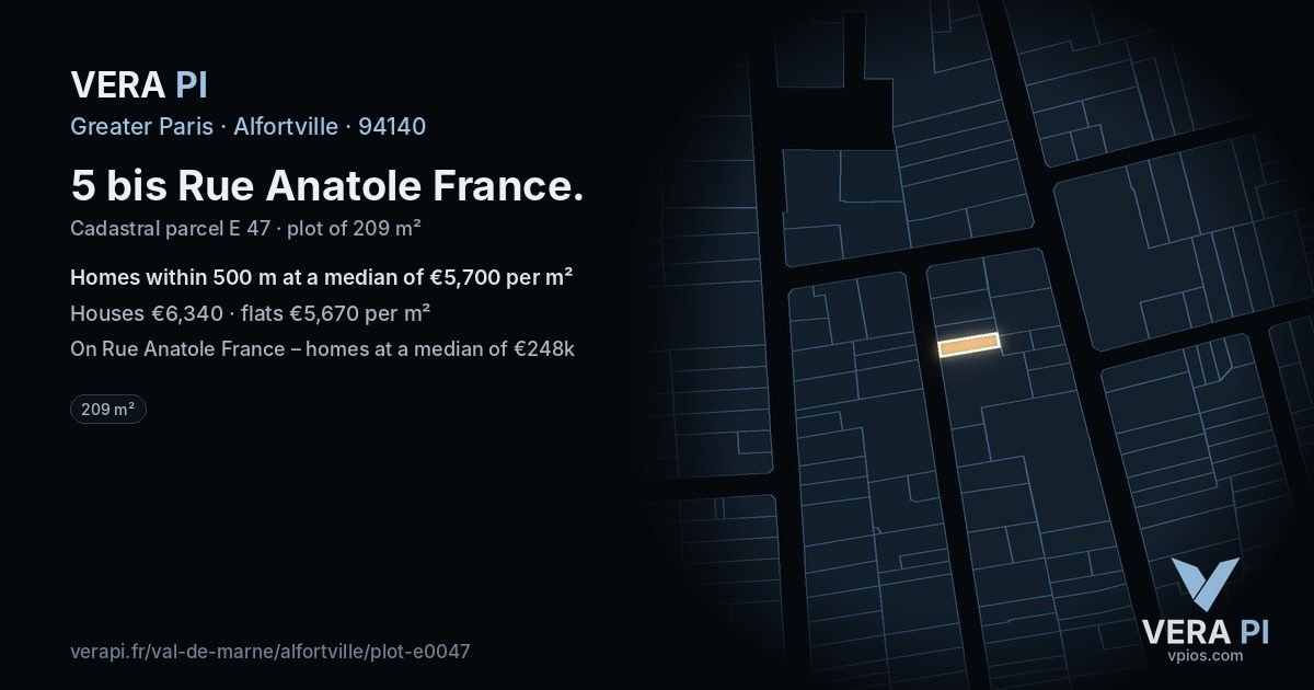 5 bis Rue Anatole France, Alfortville at night – the plot lit, the parcels around coloured by the prices near them