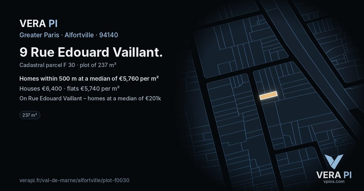 9 Rue Edouard Vaillant, Alfortville at night – the plot lit, the parcels around coloured by the prices near them