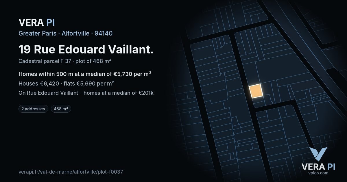19 Rue Edouard Vaillant, Alfortville at night – the plot lit, the parcels around coloured by the prices near them
