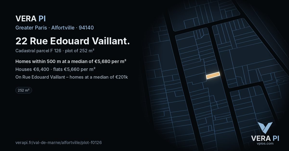 22 Rue Edouard Vaillant, Alfortville at night – the plot lit, the parcels around coloured by the prices near them