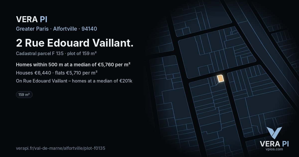 2 Rue Edouard Vaillant, Alfortville at night – the plot lit, the parcels around coloured by the prices near them