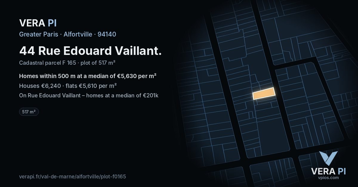 44 Rue Edouard Vaillant, Alfortville at night – the plot lit, the parcels around coloured by the prices near them
