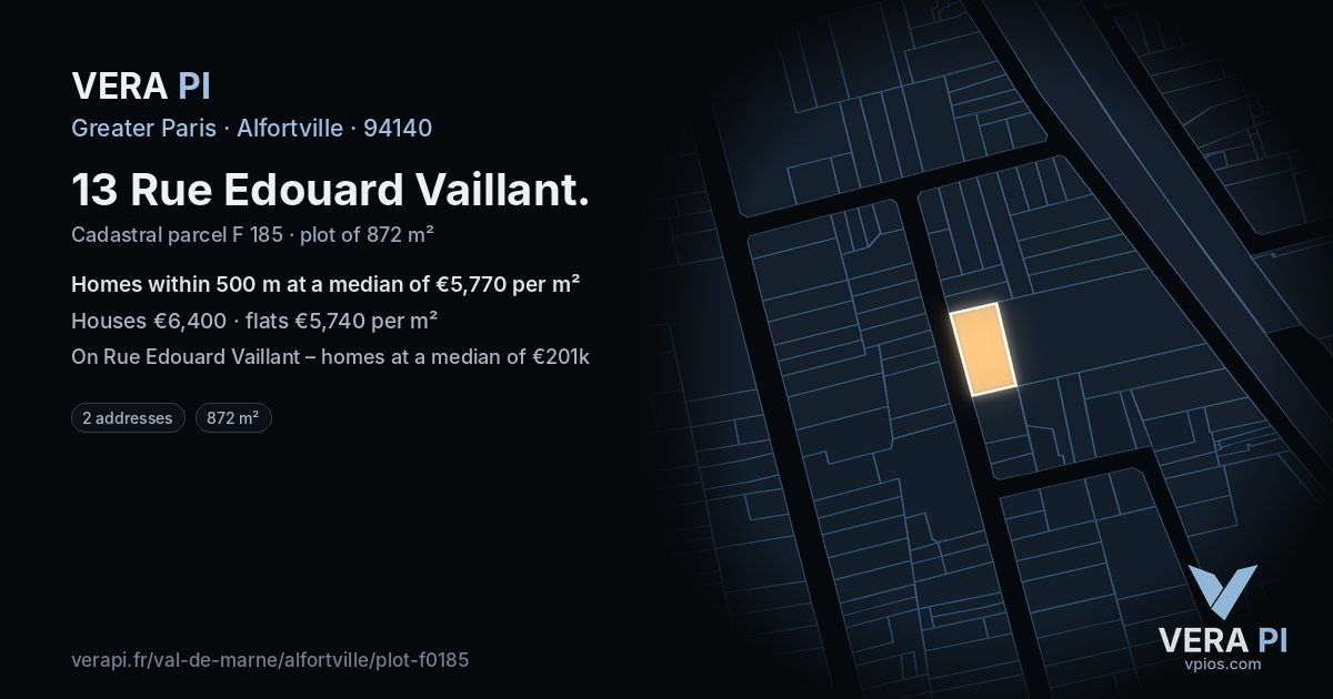13 Rue Edouard Vaillant, Alfortville at night – the plot lit, the parcels around coloured by the prices near them