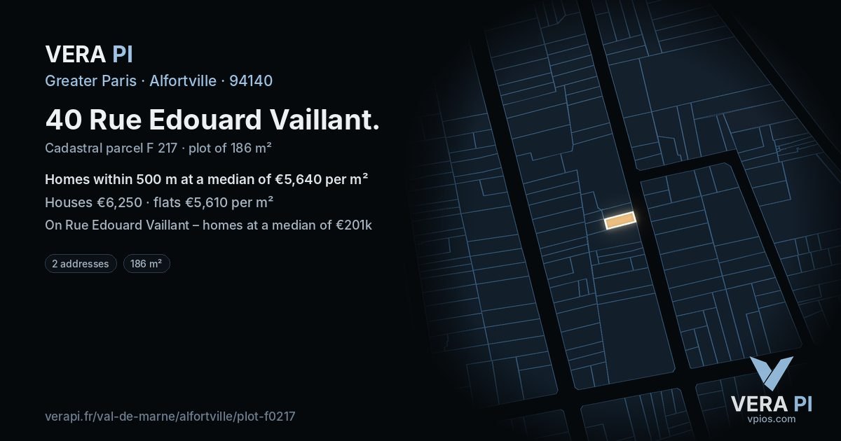 40 Rue Edouard Vaillant, Alfortville at night – the plot lit, the parcels around coloured by the prices near them