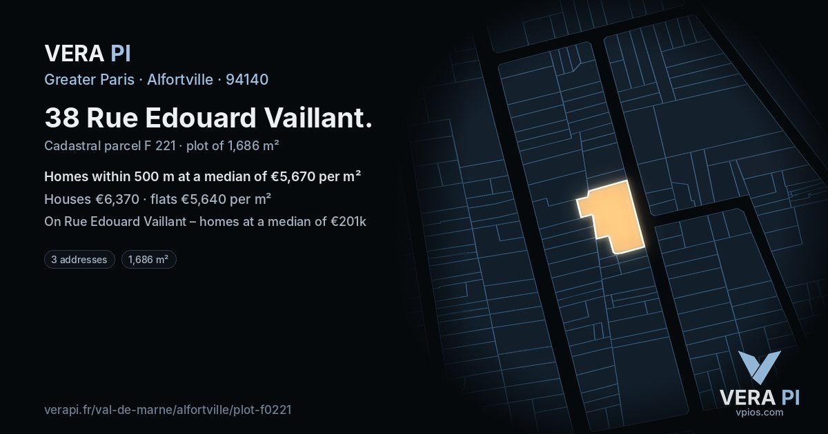 38 Rue Edouard Vaillant, Alfortville at night – the plot lit, the parcels around coloured by the prices near them