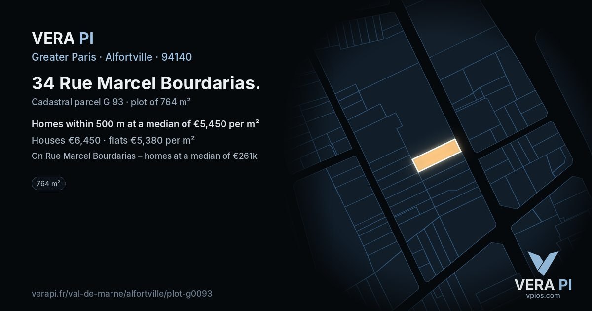 34 Rue Marcel Bourdarias, Alfortville at night – the plot lit, the parcels around coloured by the prices near them