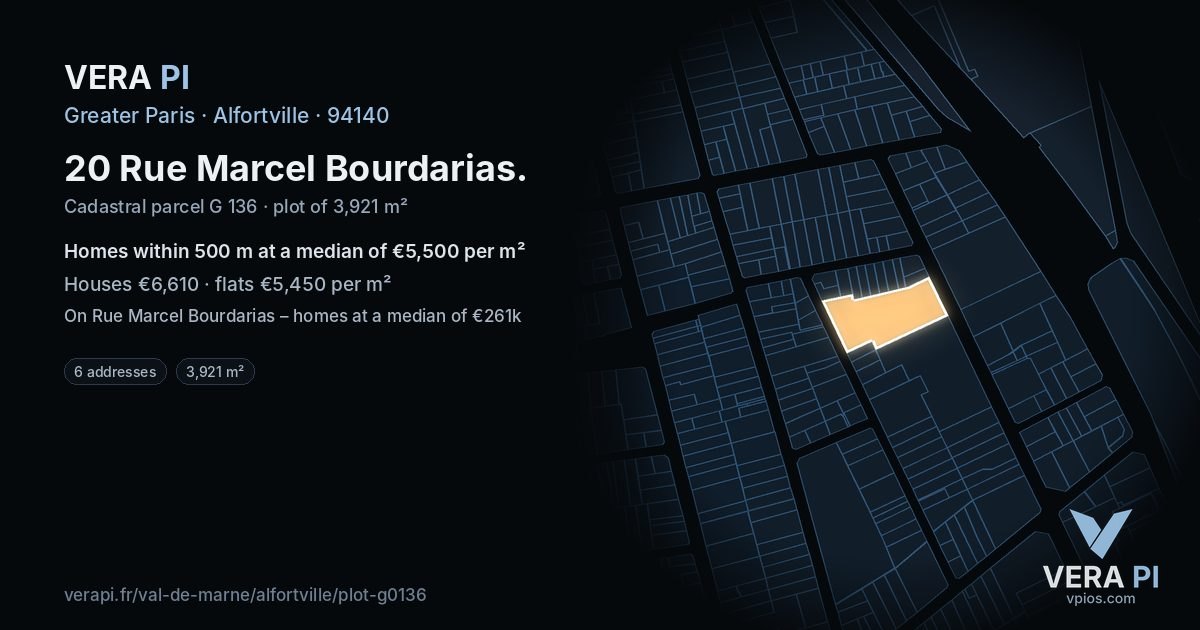 20 Rue Marcel Bourdarias, Alfortville at night – the plot lit, the parcels around coloured by the prices near them