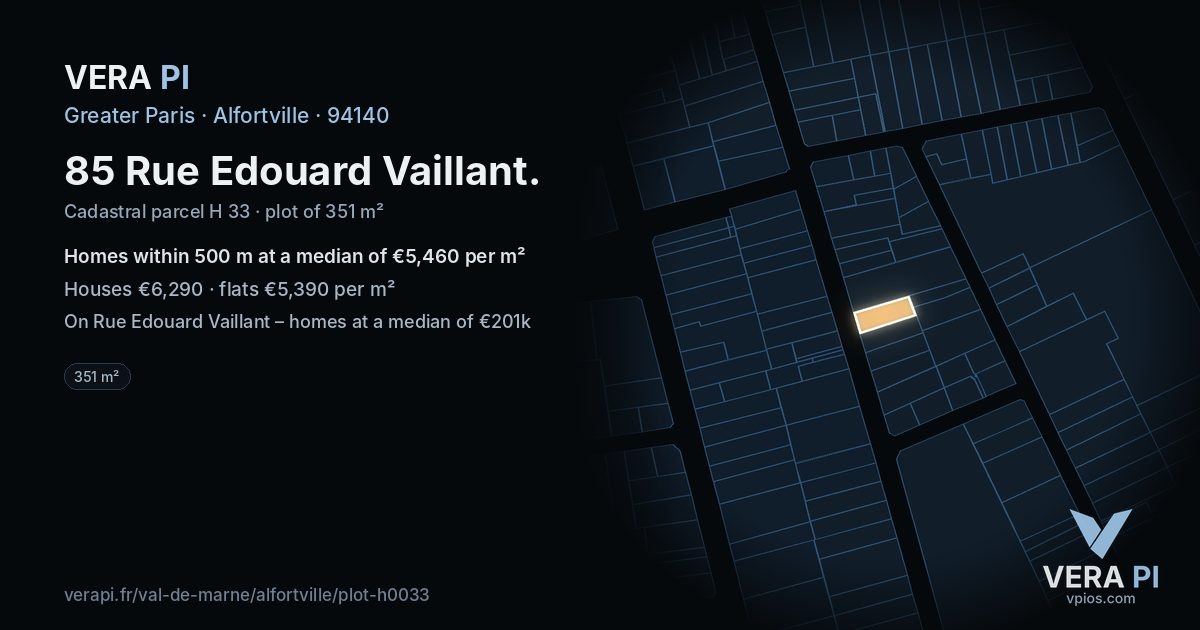 85 Rue Edouard Vaillant, Alfortville at night – the plot lit, the parcels around coloured by the prices near them
