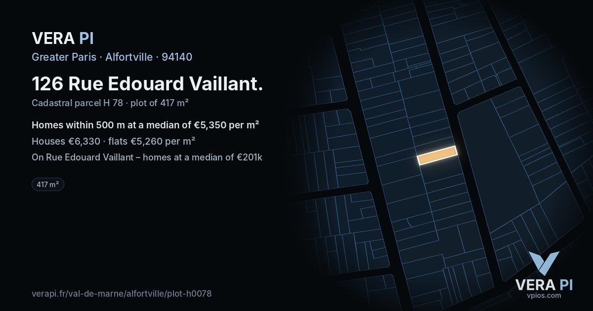 126 Rue Edouard Vaillant, Alfortville at night – the plot lit, the parcels around coloured by the prices near them
