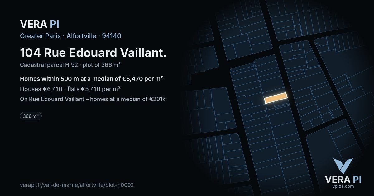 104 Rue Edouard Vaillant, Alfortville at night – the plot lit, the parcels around coloured by the prices near them