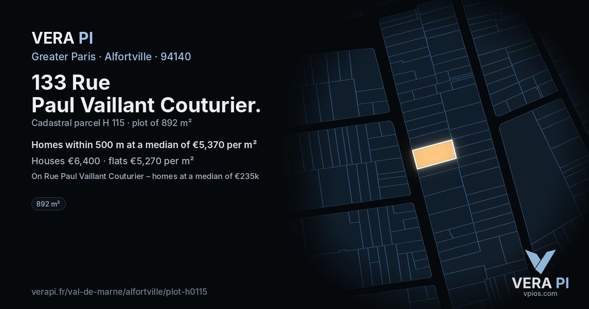 133 Rue Paul Vaillant Couturier, Alfortville at night – the plot lit, the parcels around coloured by the prices near them
