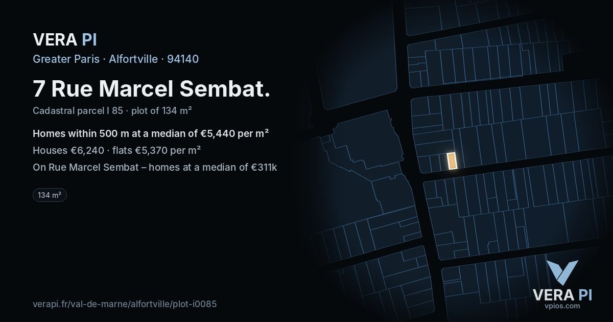 7 Rue Marcel Sembat, Alfortville at night – the plot lit, the parcels around coloured by the prices near them