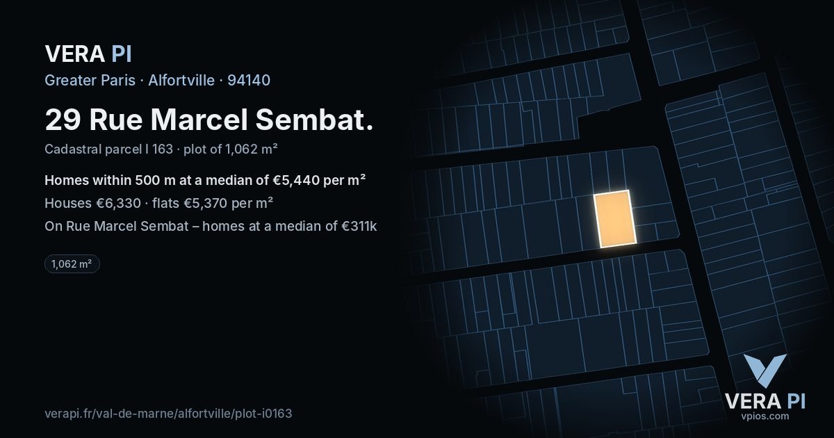 29 Rue Marcel Sembat, Alfortville at night – the plot lit, the parcels around coloured by the prices near them