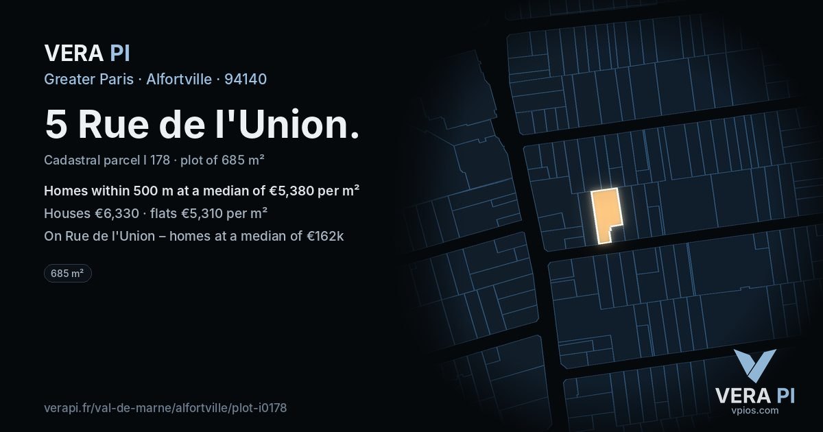 5 Rue de l'Union, Alfortville at night – the plot lit, the parcels around coloured by the prices near them