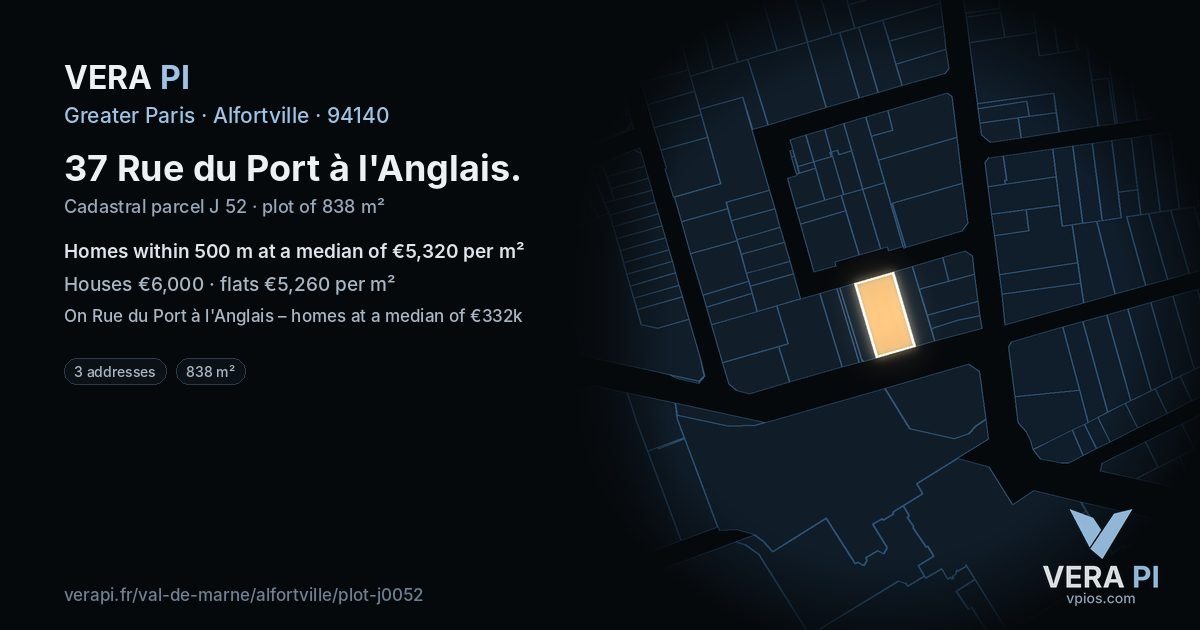 37 Rue du Port à l'Anglais, Alfortville at night – the plot lit, the parcels around coloured by the prices near them