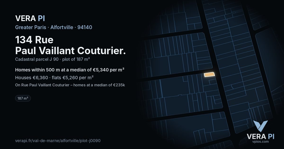 134 Rue Paul Vaillant Couturier, Alfortville at night – the plot lit, the parcels around coloured by the prices near them