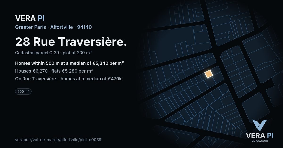 28 Rue Traversière, Alfortville at night – the plot lit, the parcels around coloured by the prices near them