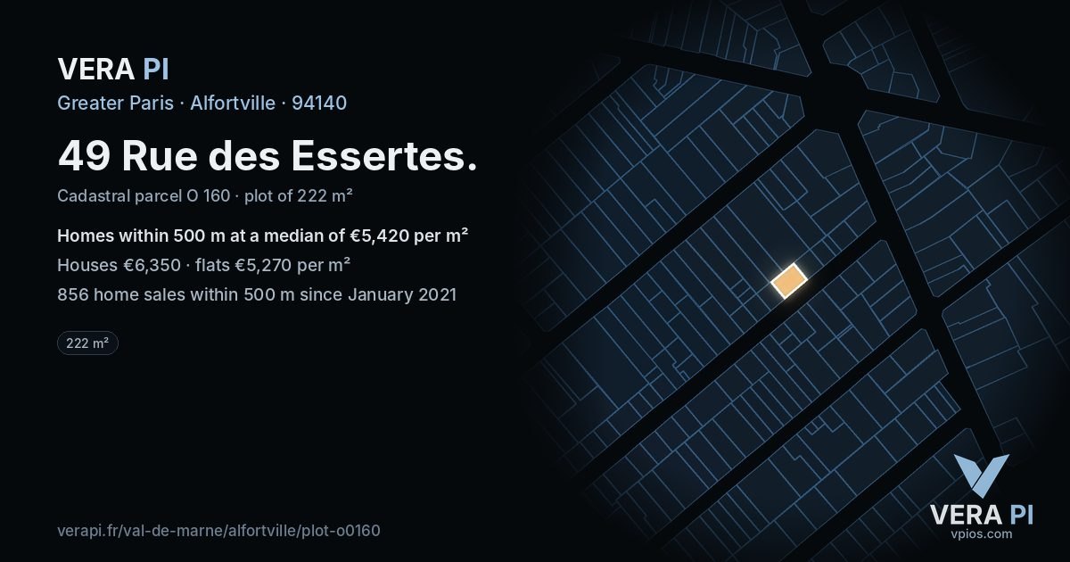 49 Rue des Essertes, Alfortville at night – the plot lit, the parcels around coloured by the prices near them