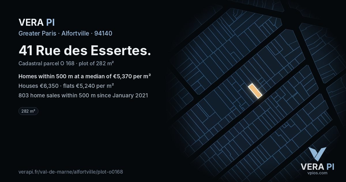 41 Rue des Essertes, Alfortville at night – the plot lit, the parcels around coloured by the prices near them