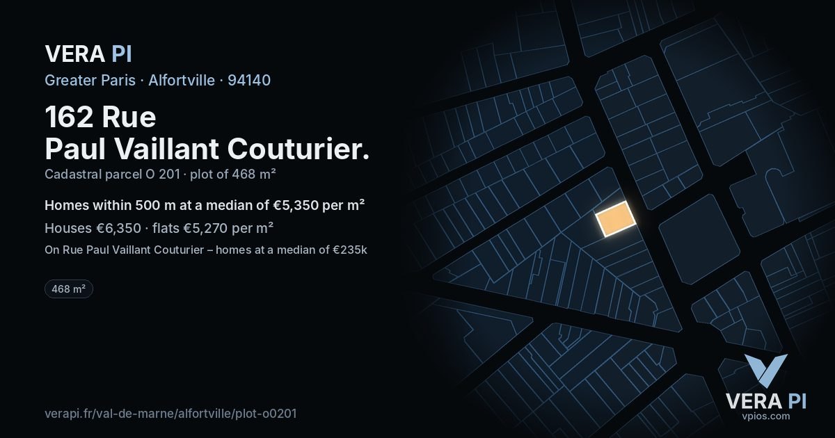 162 Rue Paul Vaillant Couturier, Alfortville at night – the plot lit, the parcels around coloured by the prices near them
