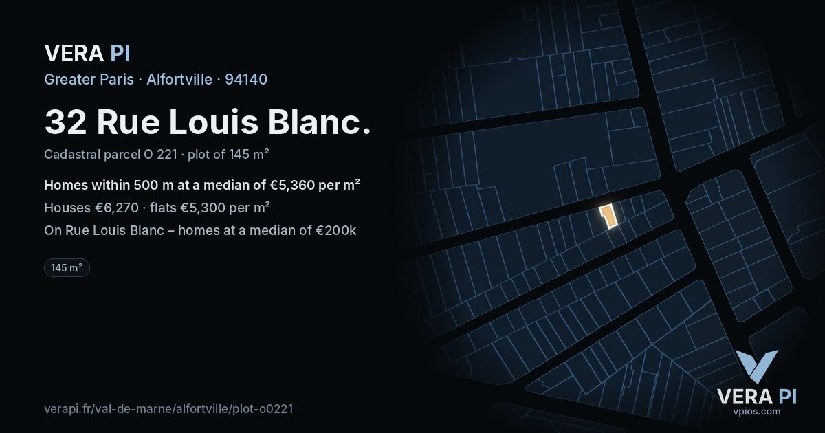 32 Rue Louis Blanc, Alfortville at night – the plot lit, the parcels around coloured by the prices near them