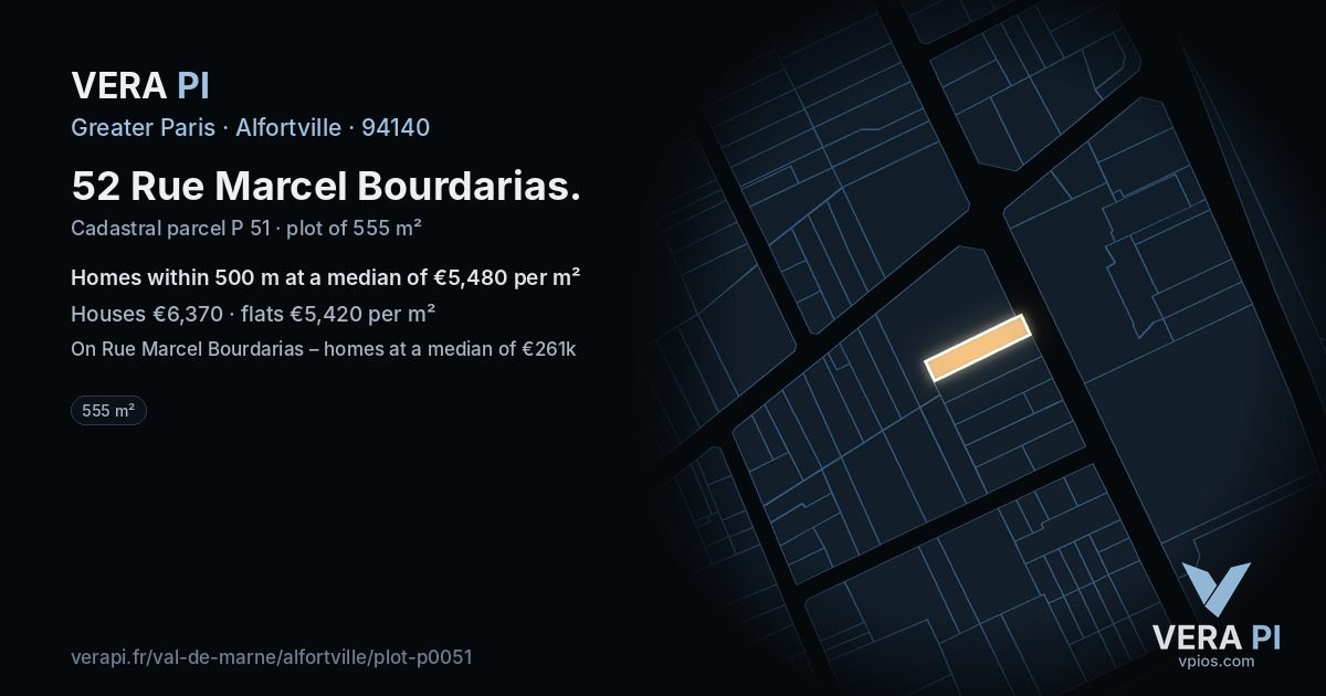 52 Rue Marcel Bourdarias, Alfortville at night – the plot lit, the parcels around coloured by the prices near them