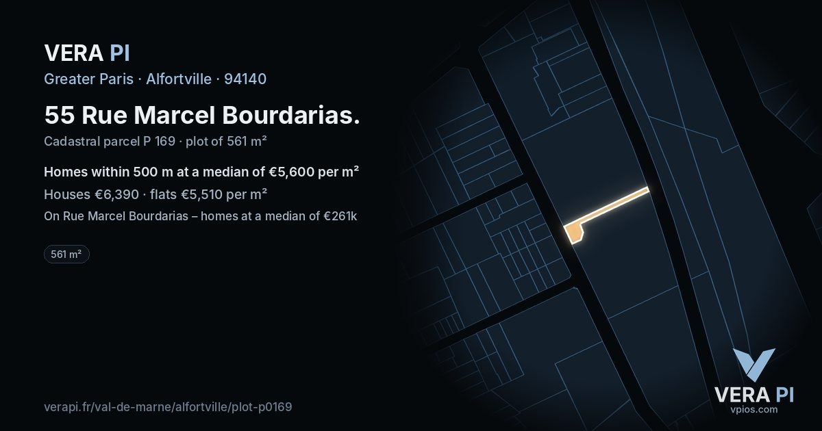 55 Rue Marcel Bourdarias, Alfortville at night – the plot lit, the parcels around coloured by the prices near them