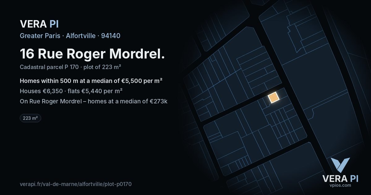 16 Rue Roger Mordrel, Alfortville at night – the plot lit, the parcels around coloured by the prices near them