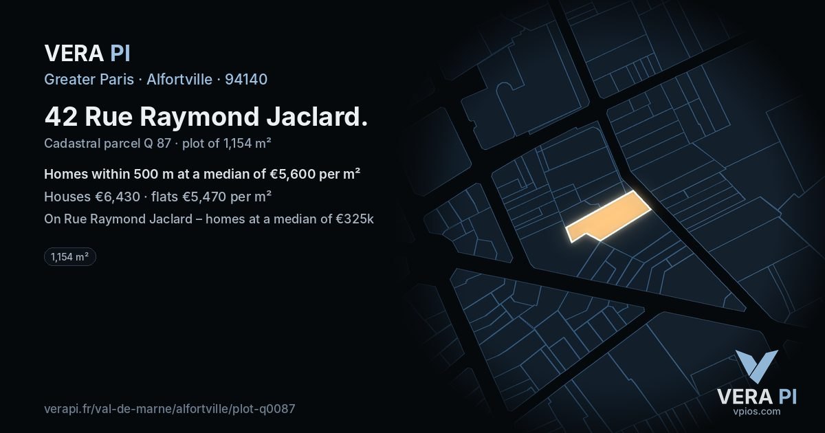 42 Rue Raymond Jaclard, Alfortville at night – the plot lit, the parcels around coloured by the prices near them