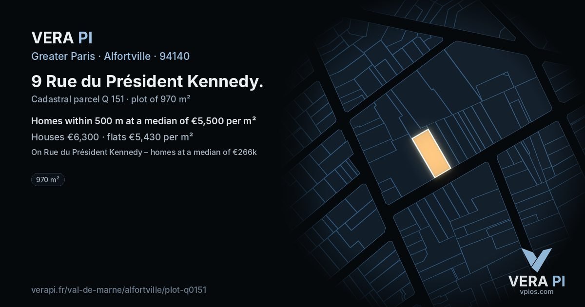 9 Rue du Président Kennedy, Alfortville at night – the plot lit, the parcels around coloured by the prices near them