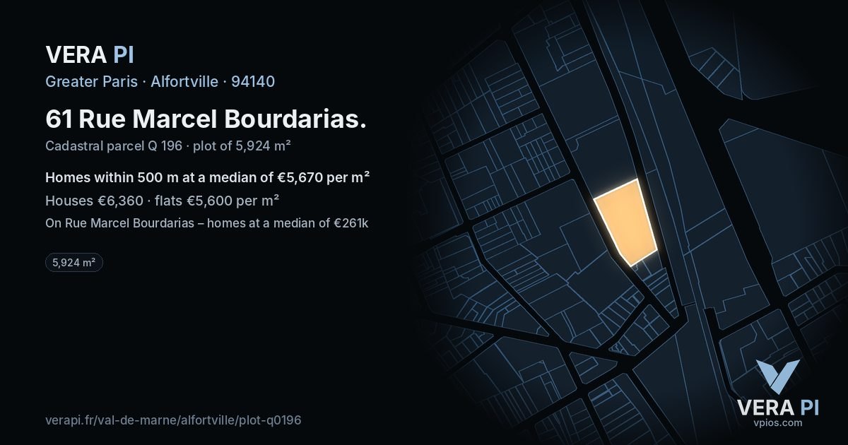 61 Rue Marcel Bourdarias, Alfortville at night – the plot lit, the parcels around coloured by the prices near them
