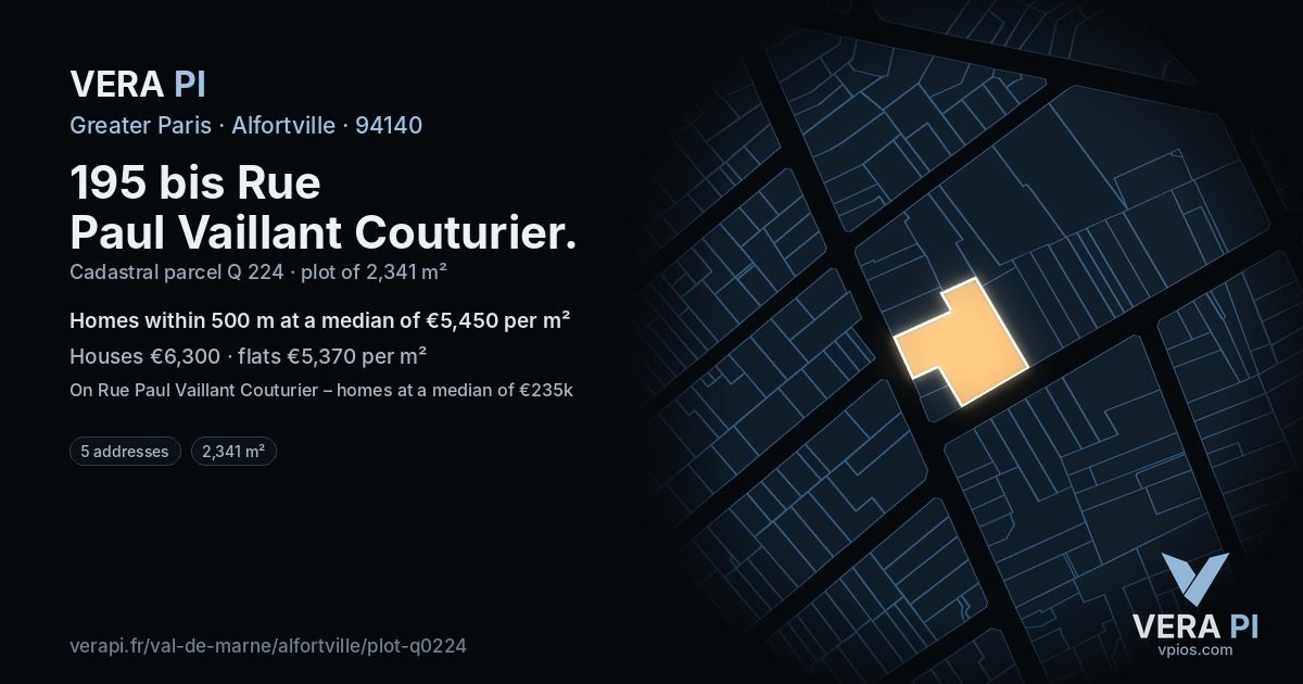 195 bis Rue Paul Vaillant Couturier, Alfortville at night – the plot lit, the parcels around coloured by the prices near them