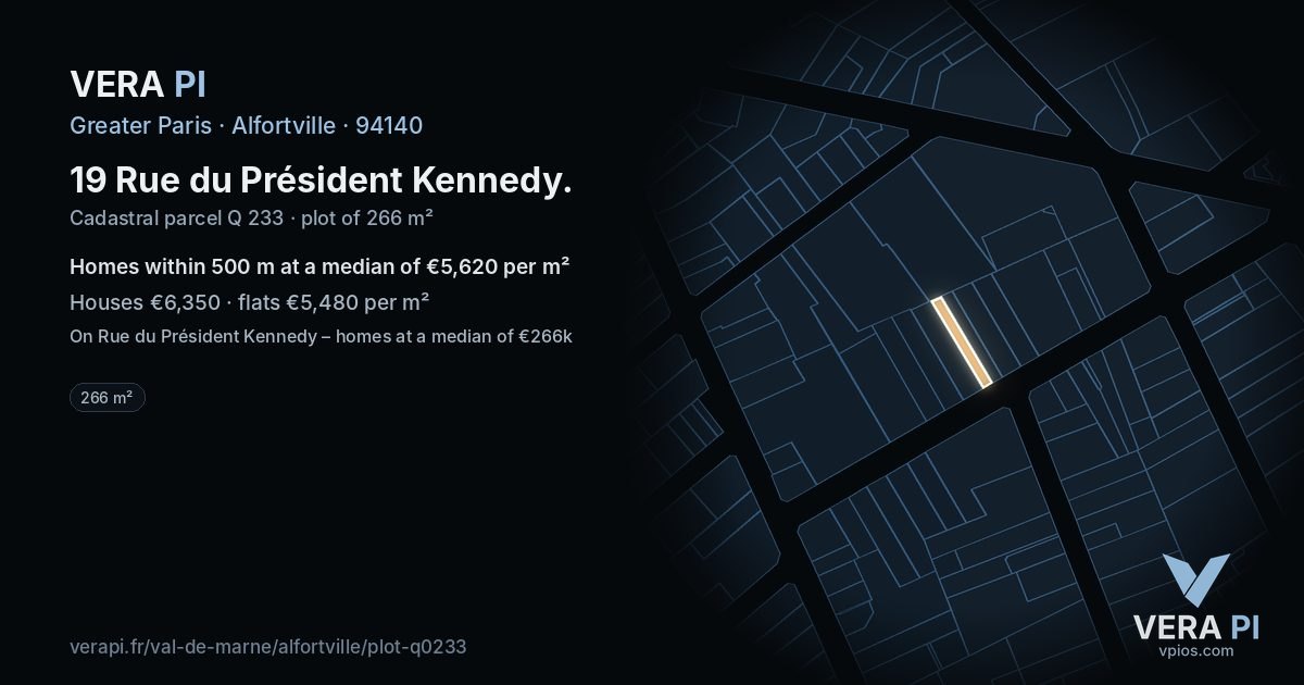19 Rue du Président Kennedy, Alfortville at night – the plot lit, the parcels around coloured by the prices near them