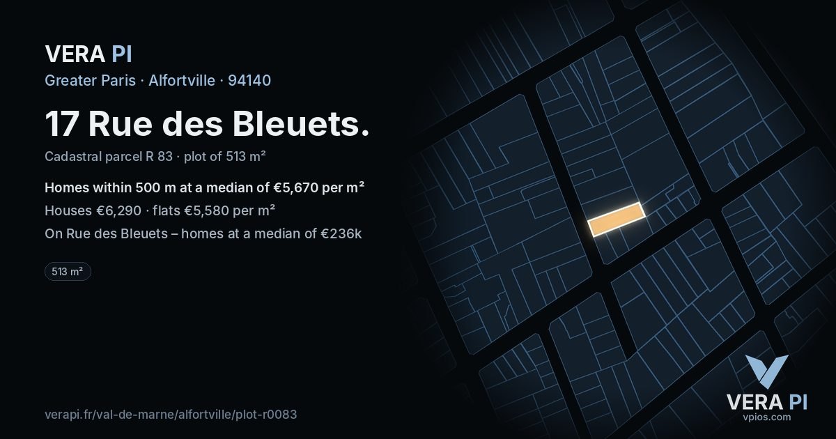 17 Rue des Bleuets, Alfortville at night – the plot lit, the parcels around coloured by the prices near them