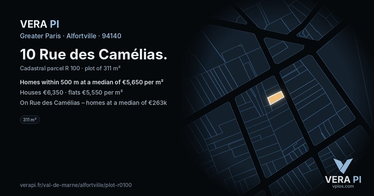 10 Rue des Camélias, Alfortville at night – the plot lit, the parcels around coloured by the prices near them