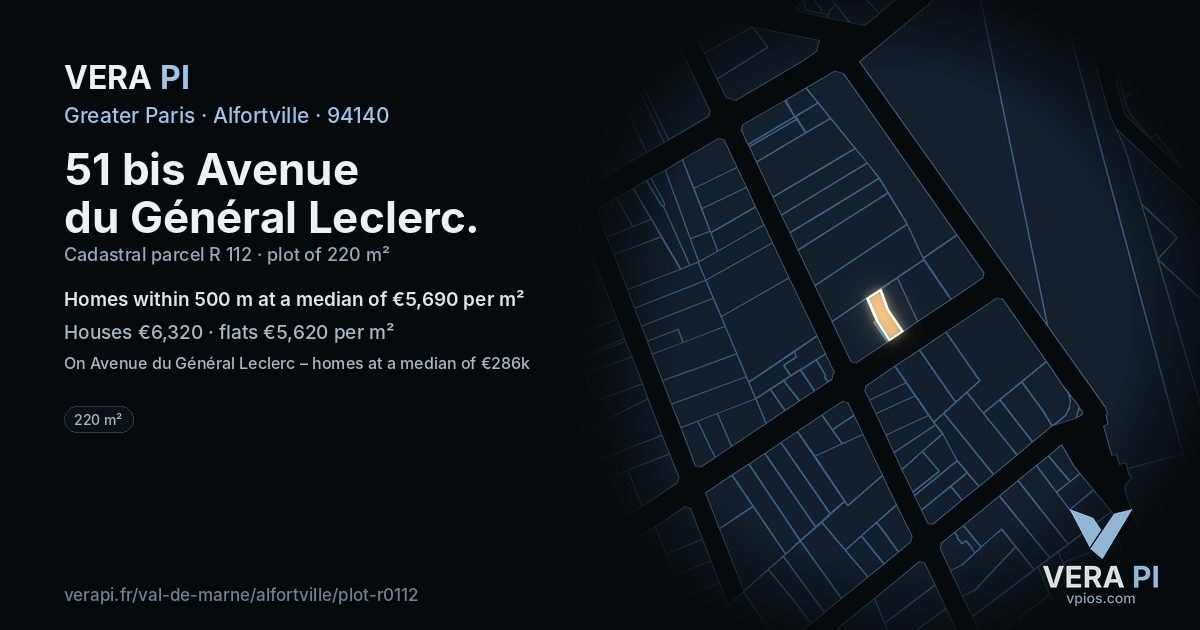 51 bis Avenue du Général Leclerc, Alfortville at night – the plot lit, the parcels around coloured by the prices near them